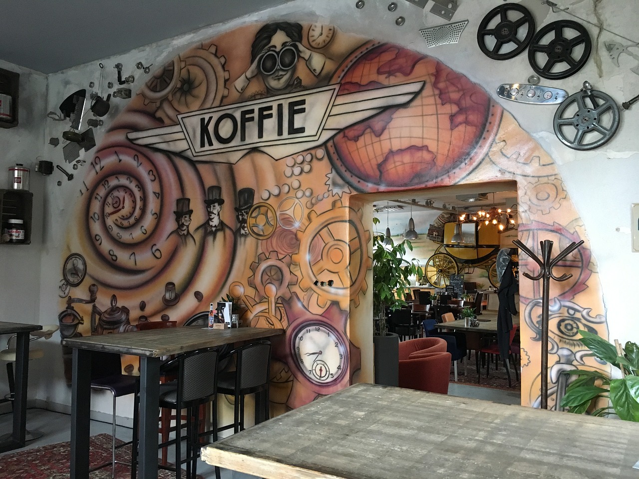 墨绿色的装修 [墨绿色装修风格效果图]