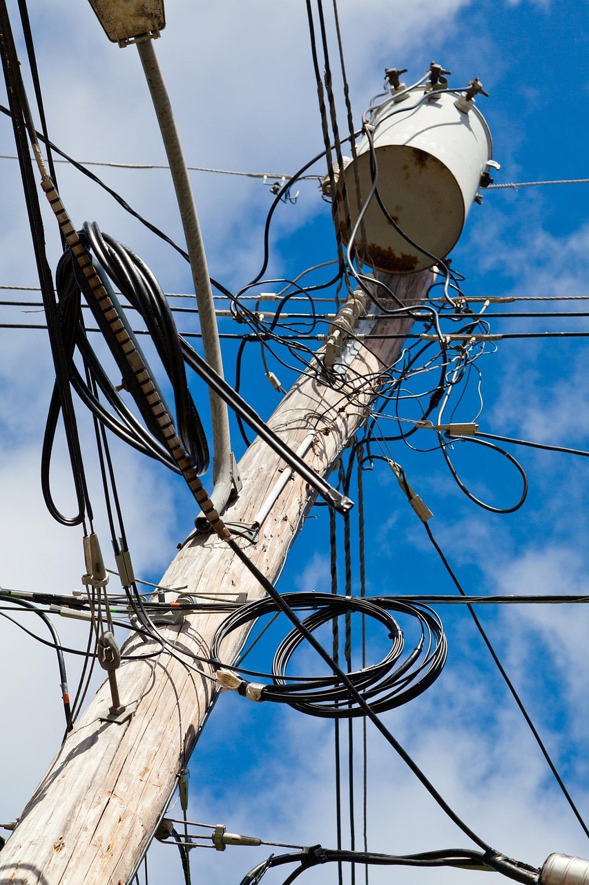 国家天气省站 [电磁波在1km电缆的传播时延约为( )]