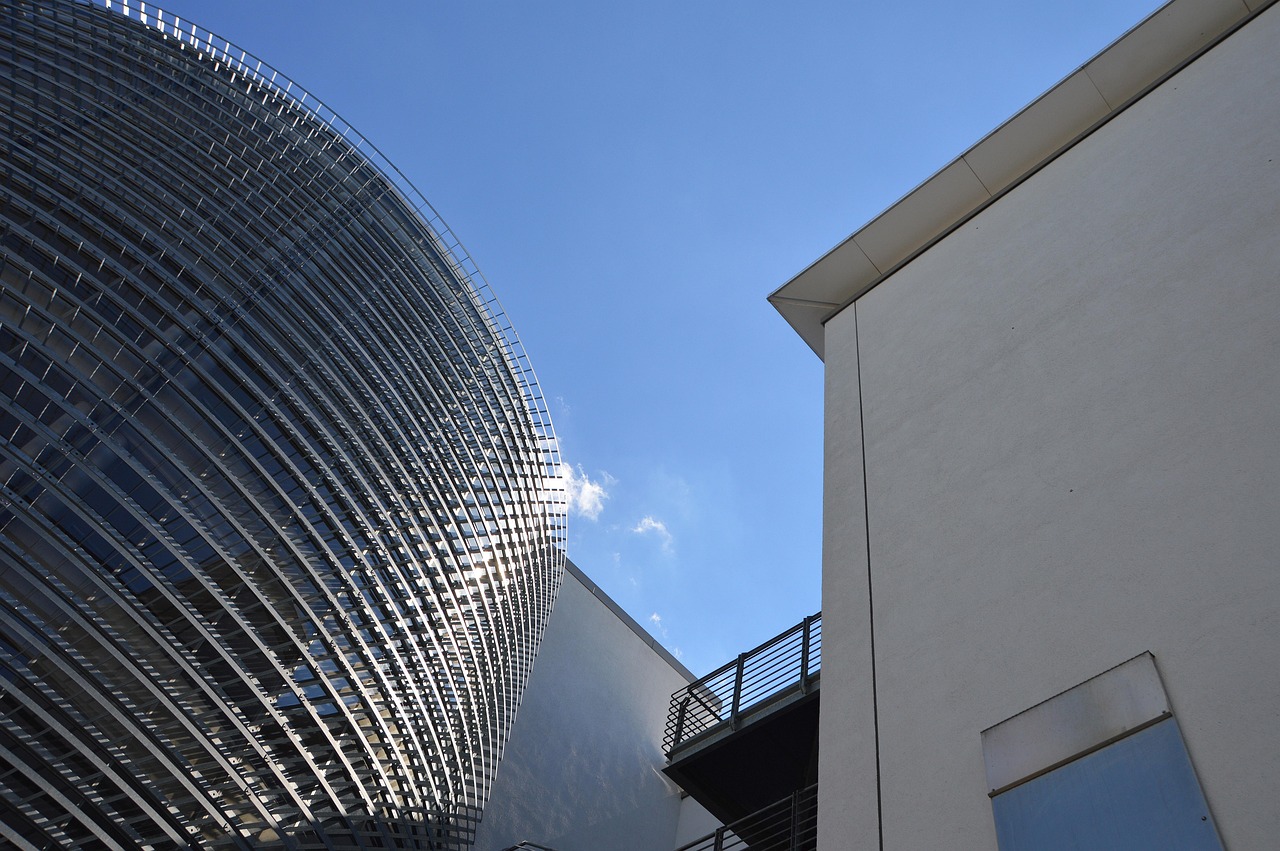 成都封路最新动态，城市交通调整背后的智慧与温情