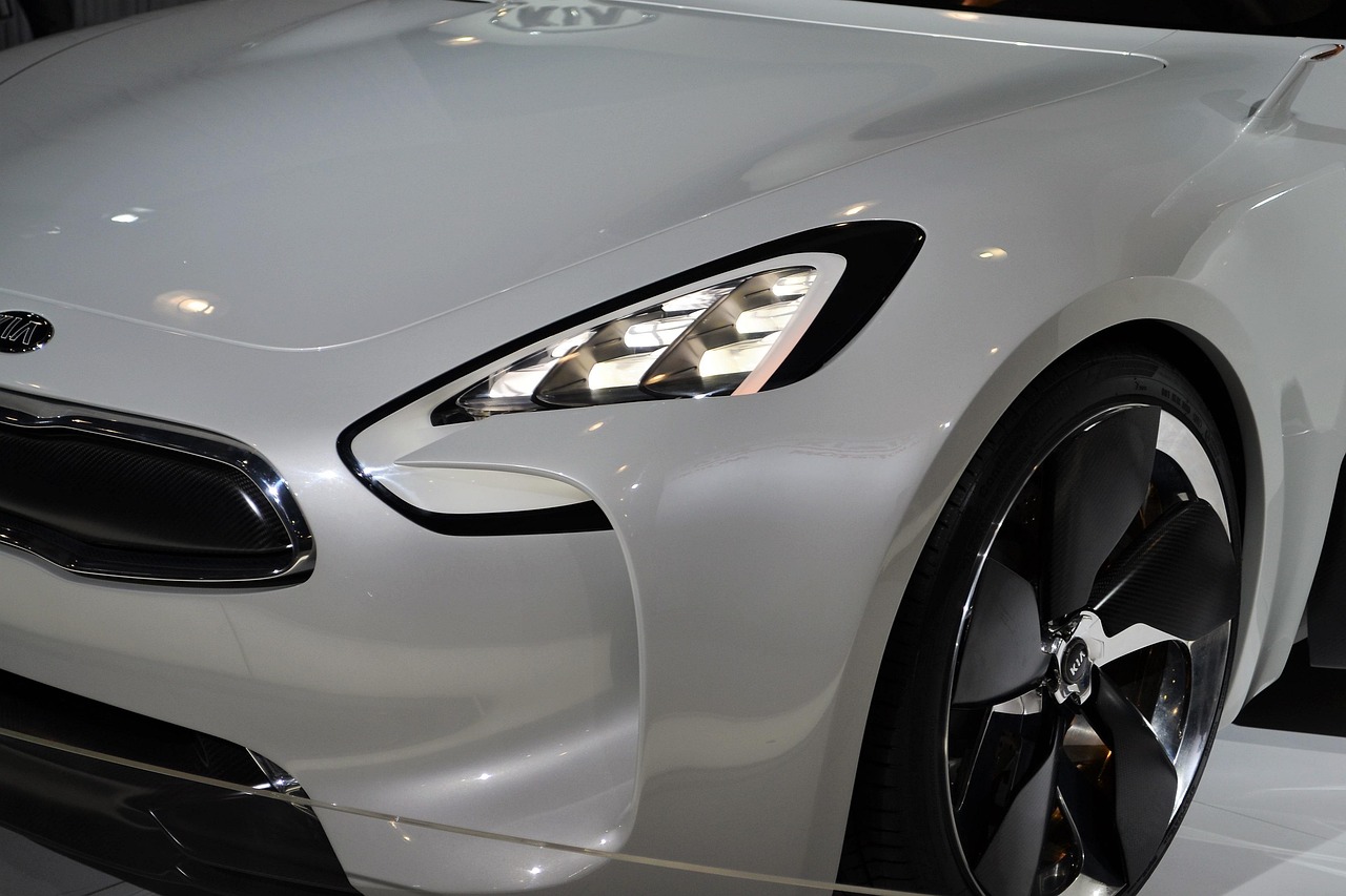 白色汽车贴纸 [白色汽车贴纸怎么去除]