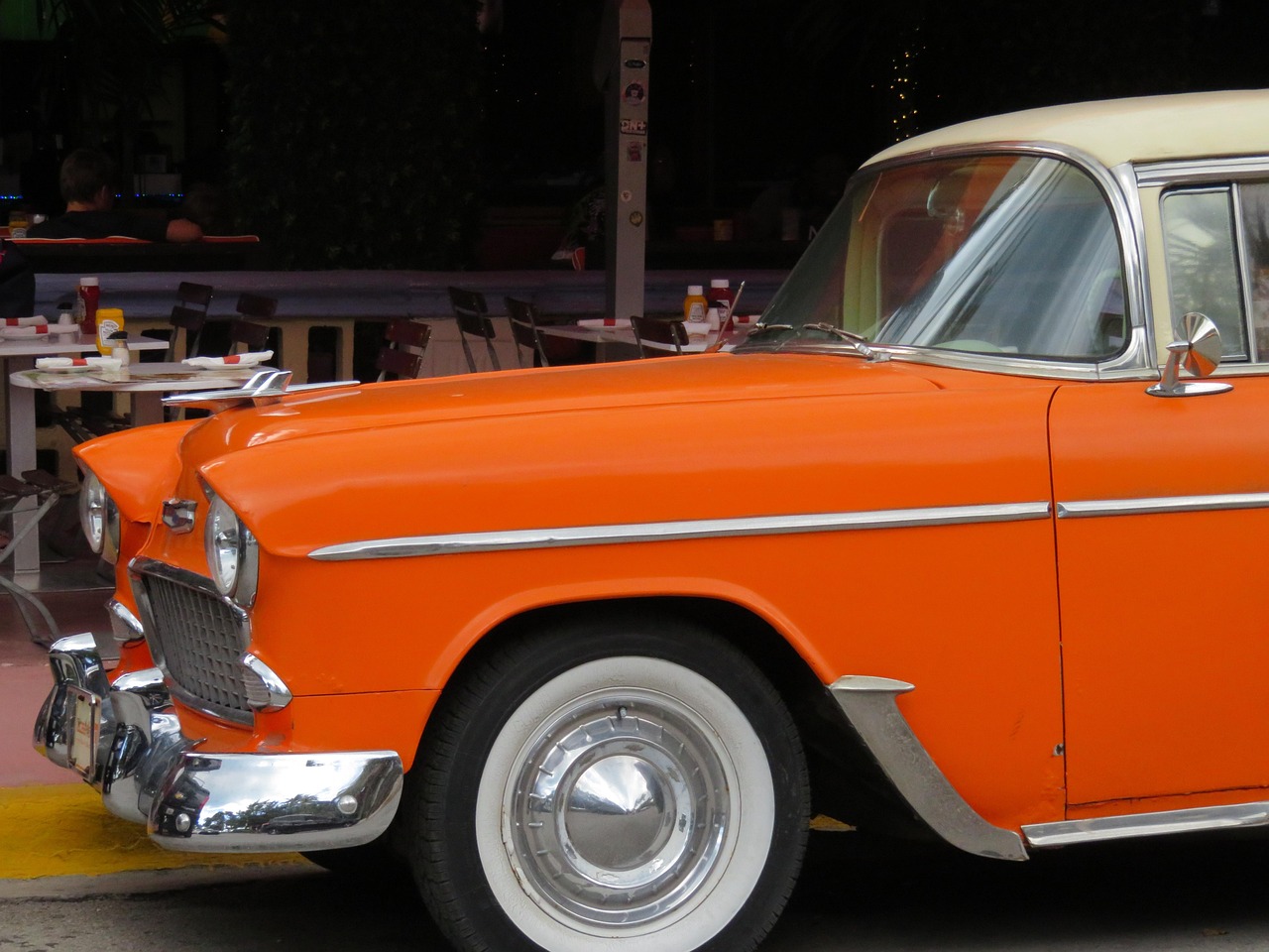 白色汽车贴纸 [白色汽车贴纸怎么去除]