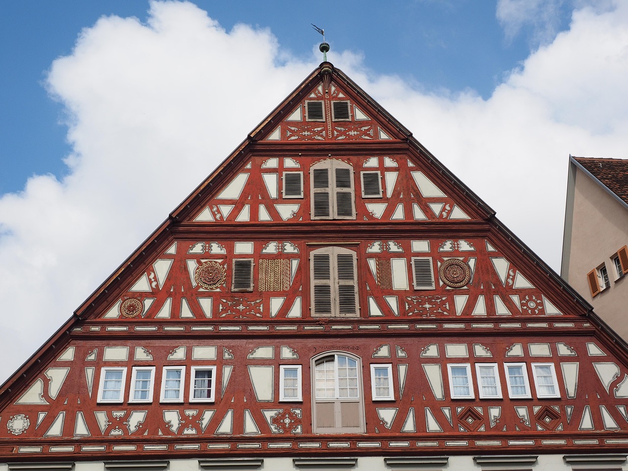 宁波梅墟木易居建材 [宁波梅墟木材市场]