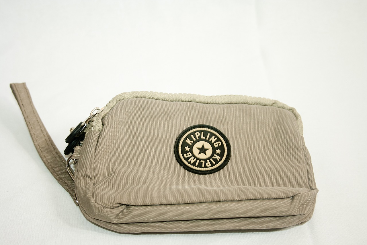 普拉达绿风格装修?普拉达绿色包包