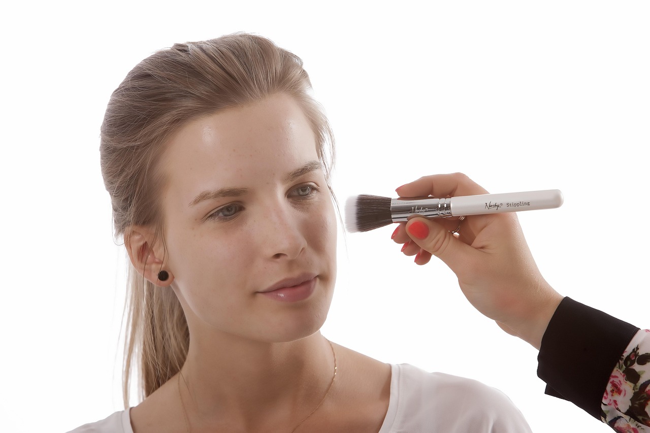 安妮化妆和不化妆品?安妮妆容 安妮化妆和不化妆品?安妮妆容