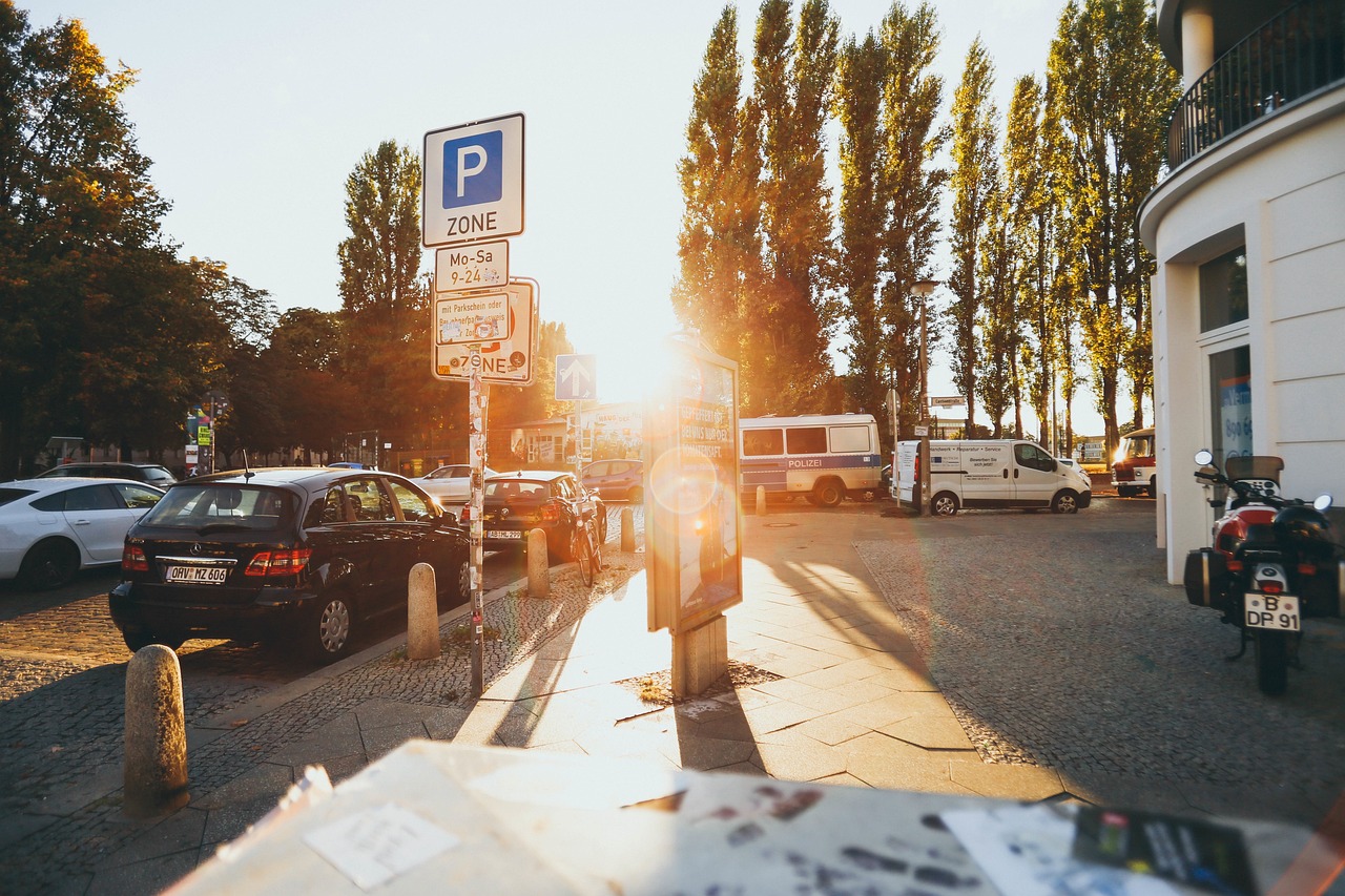 巴厘岛车祸系因下坡弯道路段撞树,巴厘岛交通 巴厘岛车祸系因下坡弯道路段撞树,巴厘岛交通