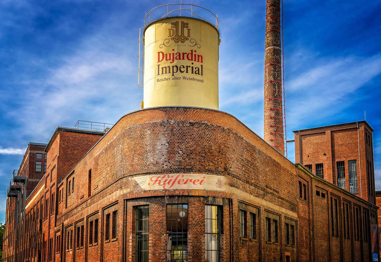 安徽省马鞍山市,长江之畔的工业明珠与文化绿洲 安徽省马鞍山市,长江之畔的工业明珠与文化绿洲